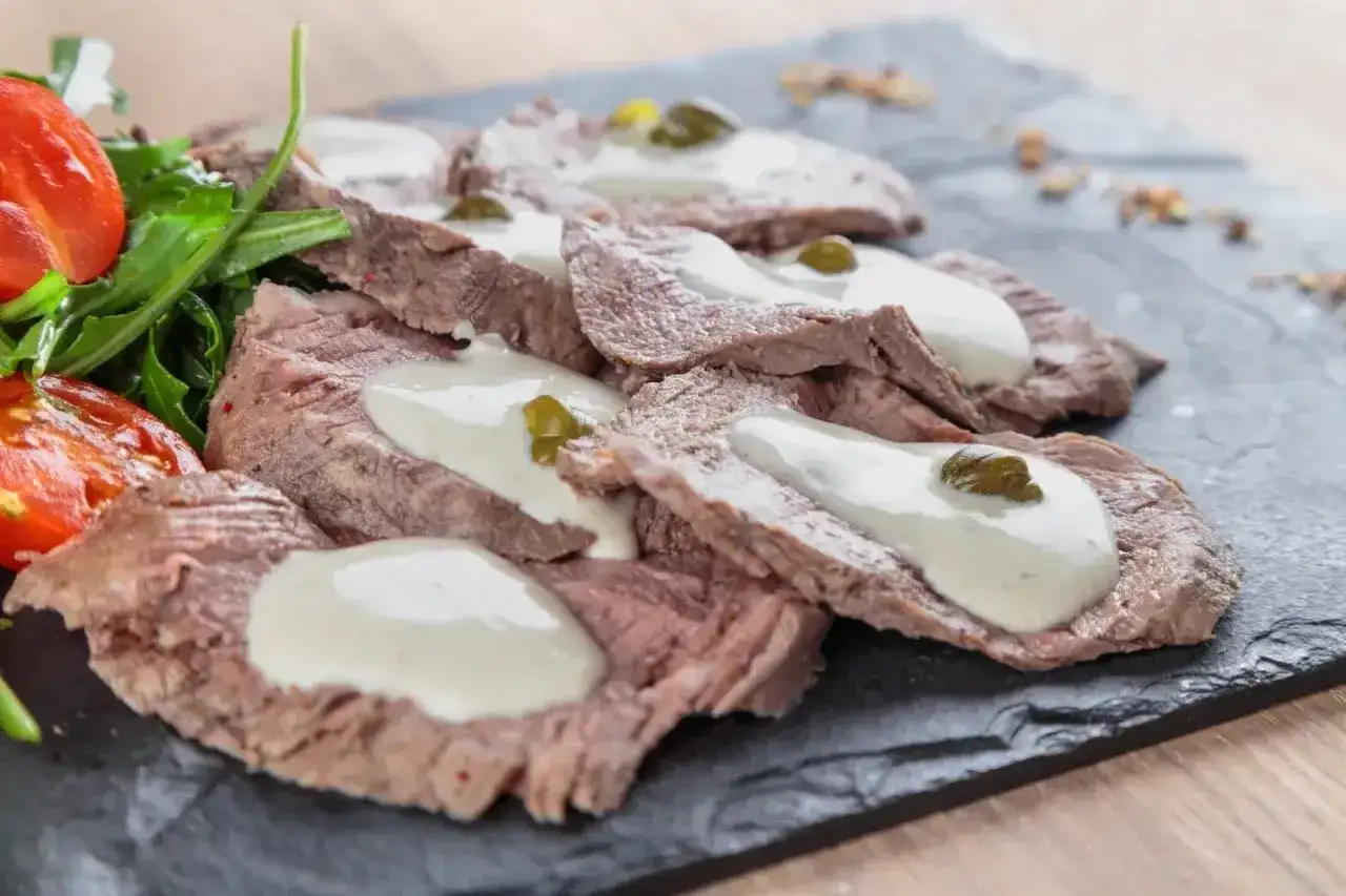 Ozory w sosie chrzanowym - przepis na miękkie mięso i dobry sos