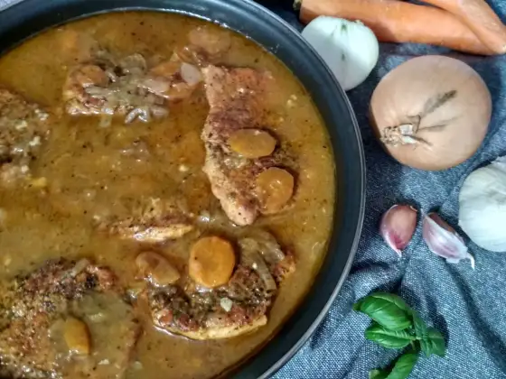 Schab w sosie stroganowowym - jak zrobić go bez błędów